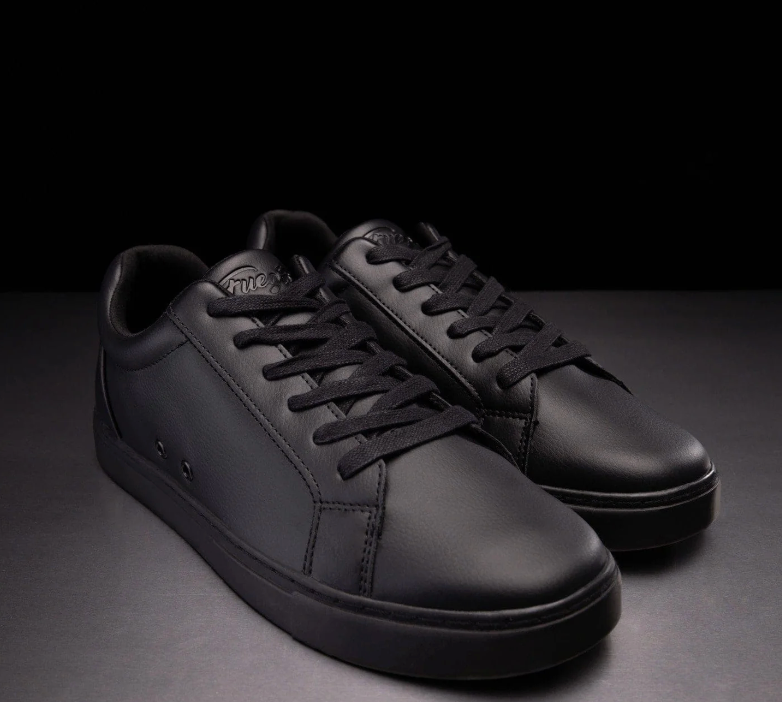 FUEGO - ALL BLACK LOW TOP